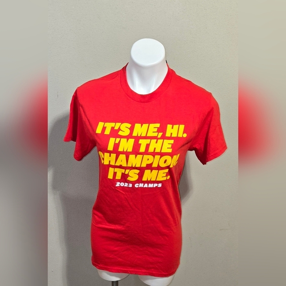 NWT BreakingT NFL Kansas City Chiefs  I’m The Champion Taylor SWIFT Shirt - SMAL - Picture 1 of 6
